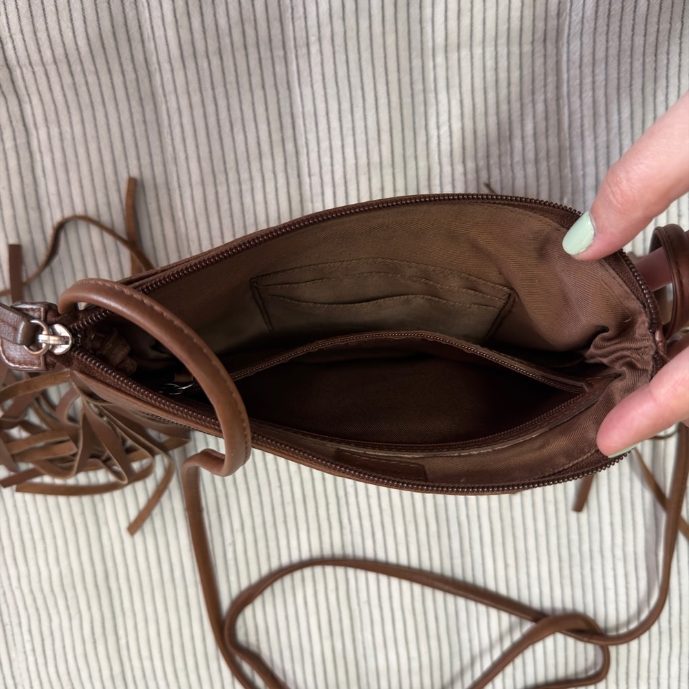 Cowhide + fringe purse - Picture 3 of 3